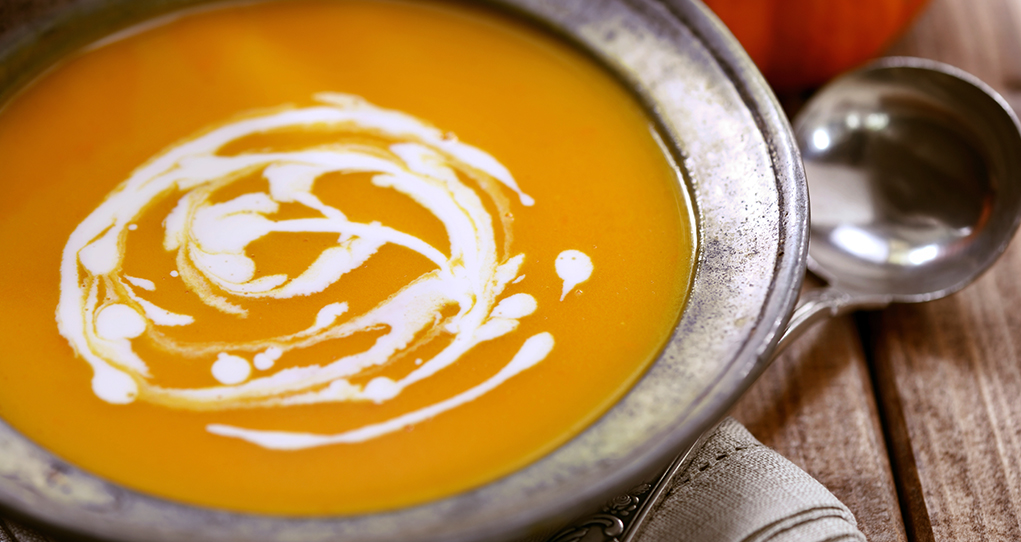 Potage aux carottes, aux pommes et au gingembre