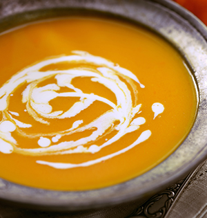 Potage aux carottes, aux pommes et au gingembre